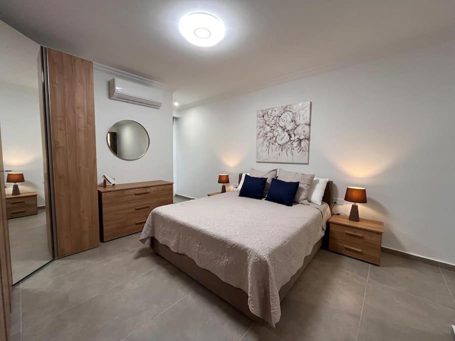 3 Bedroom Seaside Luxury Accommodation - Sleeps 8 セント・ポールズ・ベイ エクステリア 写真