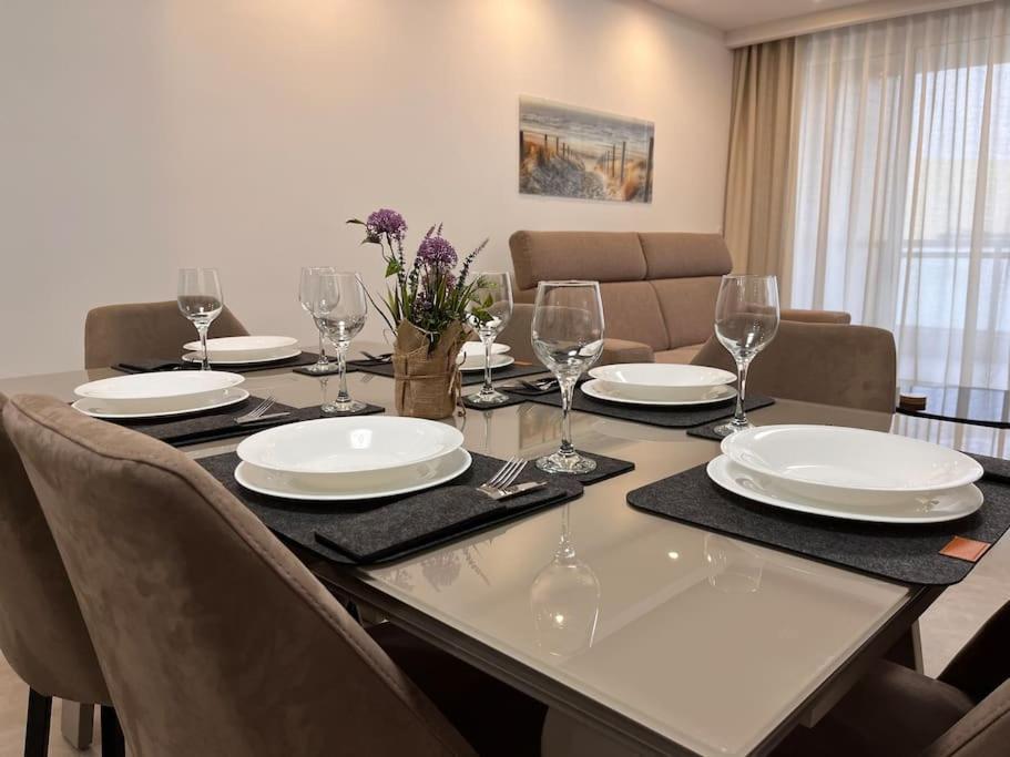 3 Bedroom Seaside Luxury Accommodation - Sleeps 8 セント・ポールズ・ベイ エクステリア 写真