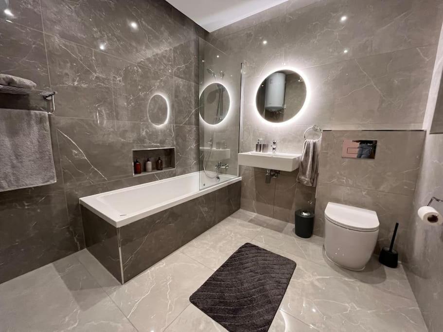 3 Bedroom Seaside Luxury Accommodation - Sleeps 8 セント・ポールズ・ベイ エクステリア 写真