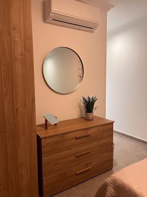 3 Bedroom Seaside Luxury Accommodation - Sleeps 8 セント・ポールズ・ベイ エクステリア 写真